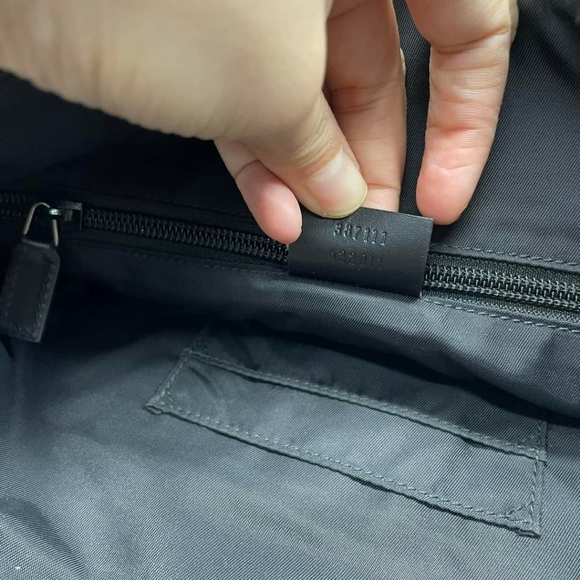 100% Authentic Gucci Web GG Supreme Messenger Crossbody Bag - Picture 13 of 15